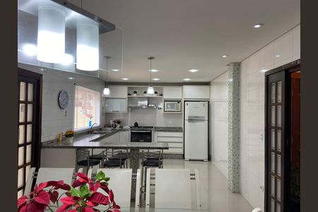 Casa à venda com 278m², 3 quartos e 8 vagasCozinha
