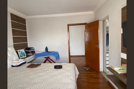 Casa à venda com 278m², 3 quartos e 8 vagasSuíte 