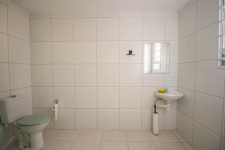 Banheiro de apartamento para alugar com 1 quarto, 45m² em Neves, São Gonçalo