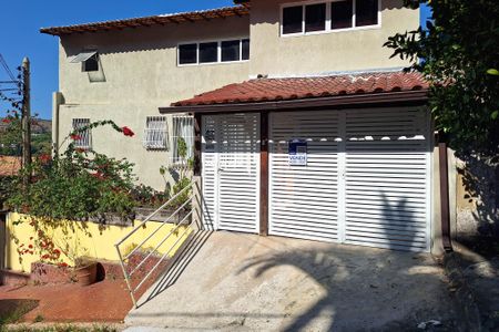 Casa para alugar com 240m², 3 quartos e 1 vagafachada
