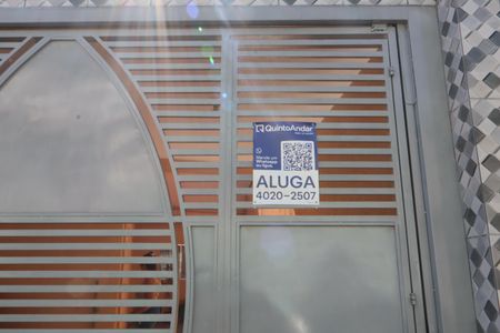 Casa para alugar com 65m², 2 quartos e sem vagaFachada e portão