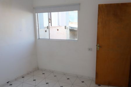 Quarto 1 de casa para alugar com 2 quartos, 65m² em Parque dos Bancarios, São Paulo