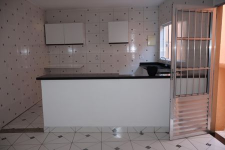 Sala de casa para alugar com 2 quartos, 65m² em Parque dos Bancarios, São Paulo