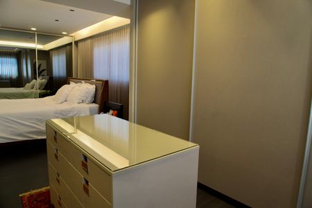 Apartamento para alugar com 225m², 3 quartos e 4 vagasSuíte 1 - Closet