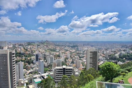 Apartamento para alugar com 225m², 3 quartos e 4 vagasSuíte 1 Closet - Vista