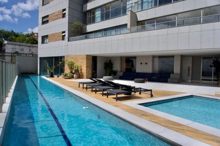 Apartamento para alugar com 225m², 3 quartos e 4 vagasÁrea Comum - Piscina