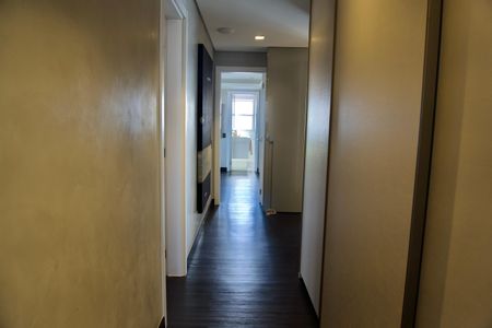 Apartamento para alugar com 225m², 3 quartos e 4 vagasCorredor