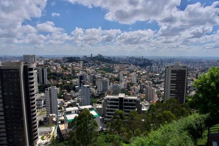 Apartamento para alugar com 225m², 3 quartos e 4 vagasÁrea Comum - Piscina Vista