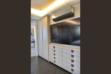 Apartamento para alugar com 225m², 3 quartos e 4 vagasSuíte 1 - Armários