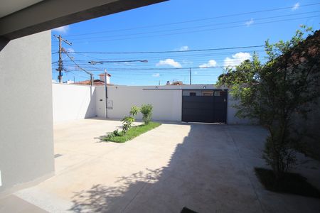 Casa à venda com 100m², 2 quartos e 6 vagasQuintal