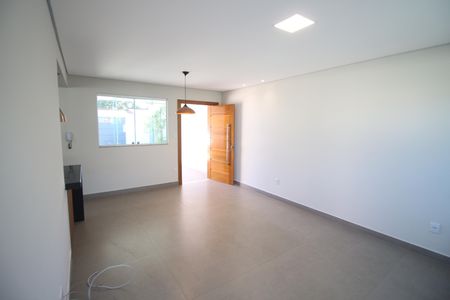 Sala de casa à venda com 2 quartos, 100m² em Diamante, Belo Horizonte
