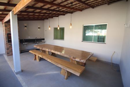 Casa à venda com 100m², 2 quartos e 6 vagasÁrea gourmet