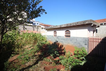 Casa à venda com 100m², 2 quartos e 6 vagasQuintal
