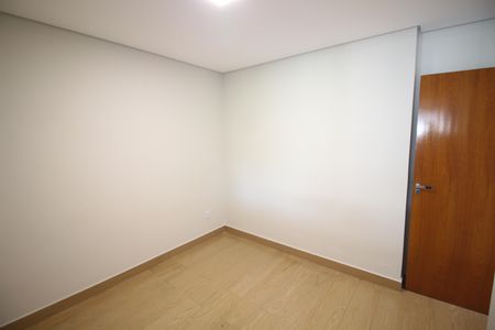 Quarto 1 de casa à venda com 2 quartos, 100m² em Diamante, Belo Horizonte