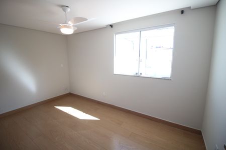 Casa à venda com 100m², 2 quartos e 6 vagasQuarto 2