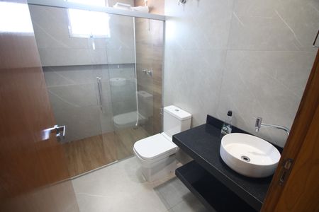 Casa à venda com 100m², 2 quartos e 6 vagasBanheiro