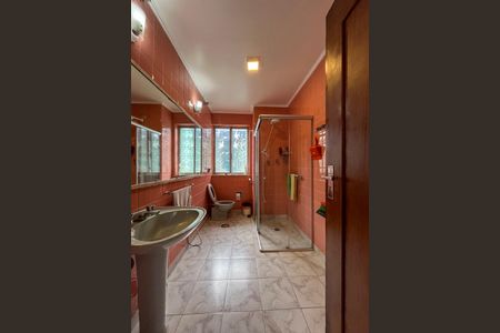 Casa à venda com 475m², 7 quartos e 4 vagas Casa à venda com 475m², 7 quartos e 4 vagasBanheiro 2