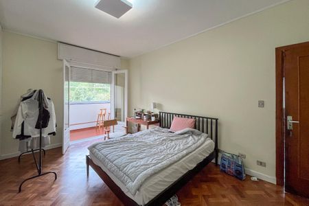 Casa à venda com 475m², 7 quartos e 4 vagas Casa à venda com 475m², 7 quartos e 4 vagasQuarto 1