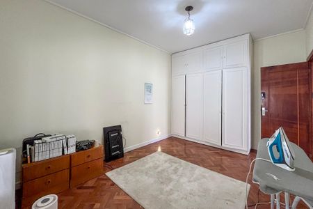 Casa à venda com 475m², 7 quartos e 4 vagas Casa à venda com 475m², 7 quartos e 4 vagasQuarto 3