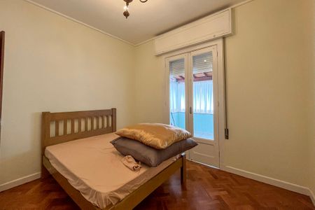 Casa à venda com 475m², 7 quartos e 4 vagas Casa à venda com 475m², 7 quartos e 4 vagasQuarto 4