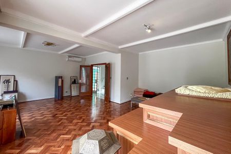 Casa à venda com 475m², 7 quartos e 4 vagas Casa à venda com 475m², 7 quartos e 4 vagasSala