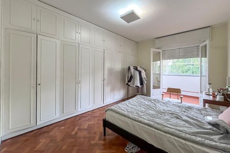 Casa à venda com 475m², 7 quartos e 4 vagas Casa à venda com 475m², 7 quartos e 4 vagasQuarto 1