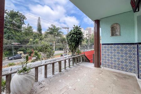 Casa à venda com 475m², 7 quartos e 4 vagas Casa à venda com 475m², 7 quartos e 4 vagasVaranda