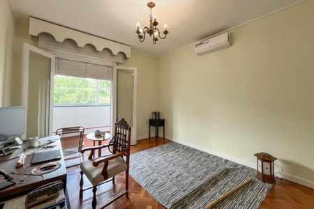 Casa à venda com 475m², 7 quartos e 4 vagas Casa à venda com 475m², 7 quartos e 4 vagasQuarto 2
