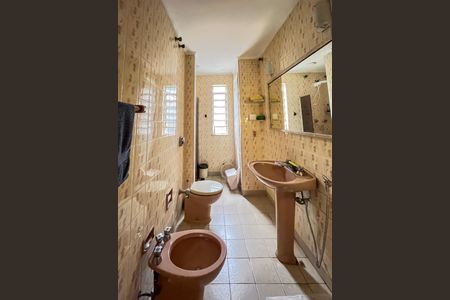 Casa à venda com 475m², 7 quartos e 4 vagas Casa à venda com 475m², 7 quartos e 4 vagasBanheiro1