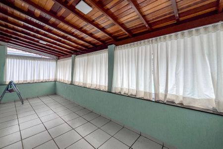 Casa à venda com 475m², 7 quartos e 4 vagas Casa à venda com 475m², 7 quartos e 4 vagasVaranda