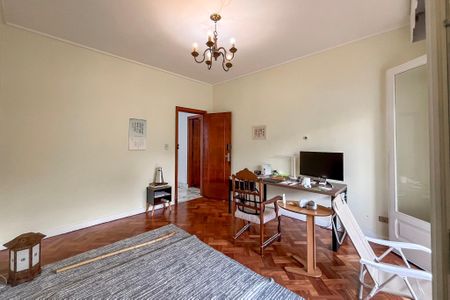 Casa à venda com 475m², 7 quartos e 4 vagas Casa à venda com 475m², 7 quartos e 4 vagasQuarto 2