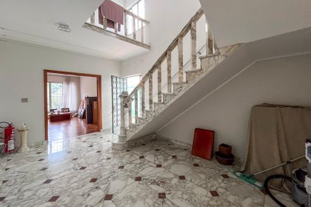 Casa à venda com 475m², 7 quartos e 4 vagas Casa à venda com 475m², 7 quartos e 4 vagasHall de entrada