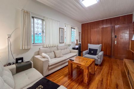 Casa à venda com 475m², 7 quartos e 4 vagas Casa à venda com 475m², 7 quartos e 4 vagasSala de TV