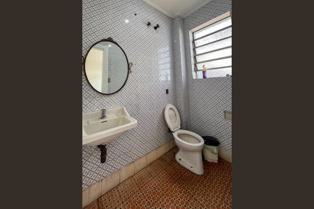 Casa à venda com 475m², 7 quartos e 4 vagas Casa à venda com 475m², 7 quartos e 4 vagasBanheiro de serviço