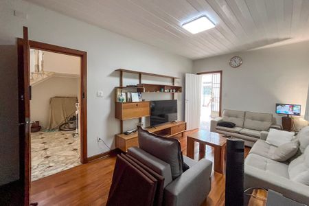 Casa à venda com 475m², 7 quartos e 4 vagas Casa à venda com 475m², 7 quartos e 4 vagasSala de TV