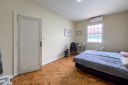 Casa à venda com 475m², 7 quartos e 4 vagas Casa à venda com 475m², 7 quartos e 4 vagasQuarto 7