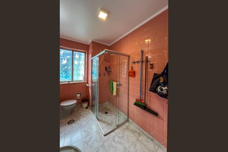 Casa à venda com 475m², 7 quartos e 4 vagas Casa à venda com 475m², 7 quartos e 4 vagasBanheiro 2