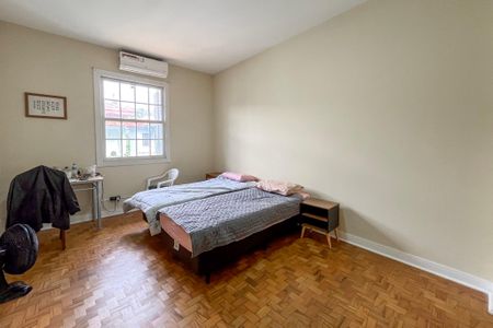 Casa à venda com 475m², 7 quartos e 4 vagas Casa à venda com 475m², 7 quartos e 4 vagasQuarto 7