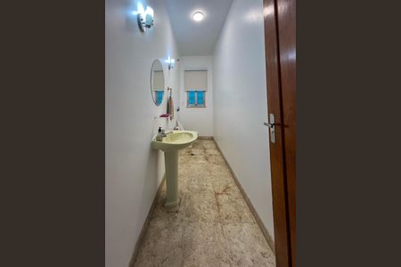 Casa à venda com 475m², 7 quartos e 4 vagas Casa à venda com 475m², 7 quartos e 4 vagasLavabo