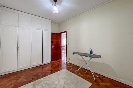 Casa à venda com 475m², 7 quartos e 4 vagas Casa à venda com 475m², 7 quartos e 4 vagasQuarto 3