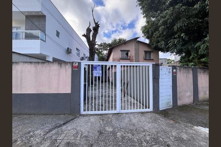 Casa para alugar com 50m², 1 quarto e 1 vaga Casa para alugar com 50m², 1 quarto e 1 vagaFachada