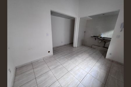 Sala de casa para alugar com 1 quarto, 50m² em Recreio dos Bandeirantes, Rio de Janeiro