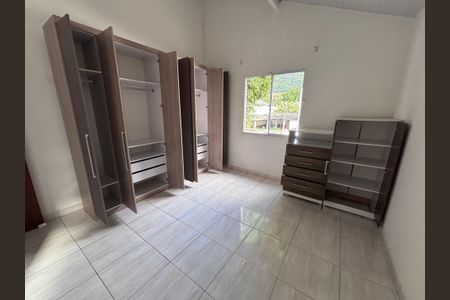 Quarto 1 de casa para alugar com 1 quarto, 50m² em Recreio dos Bandeirantes, Rio de Janeiro