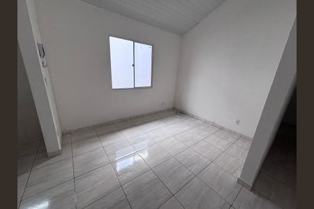 Casa para alugar com 50m², 1 quarto e 1 vaga Casa para alugar com 50m², 1 quarto e 1 vagaSala