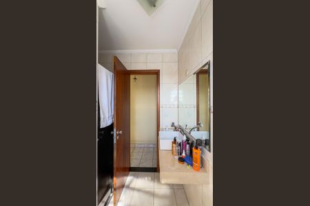 Casa à venda com 250m², 2 quartos e 2 vagasBanheiro