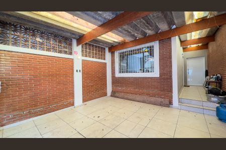 Casa à venda com 250m², 2 quartos e 2 vagasGaragem