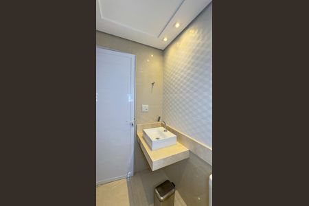 Casa à venda com 250m², 2 quartos e 2 vagasBanheiro da Suíte