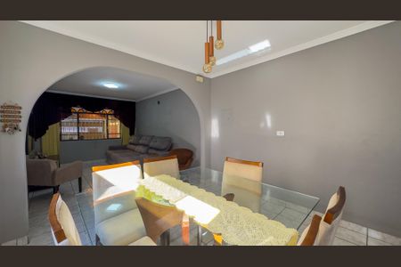 Sala de casa à venda com 2 quartos, 250m² em Jardim Casablanca, São Paulo