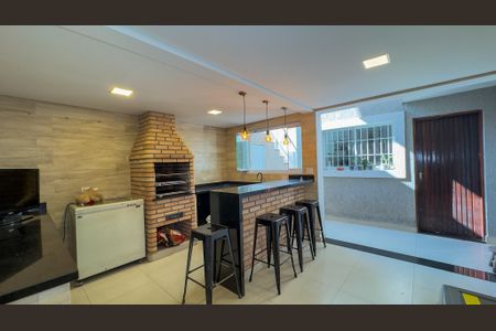 Casa à venda com 250m², 2 quartos e 2 vagasChurrasqueira
