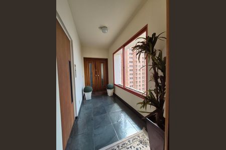 Apartamento à venda com 154m², 3 quartos e 2 vagas Apartamento à venda com 154m², 3 quartos e 2 vagasEntrada
